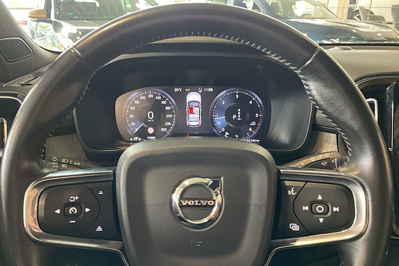 Volvo XC40 16 of 18
