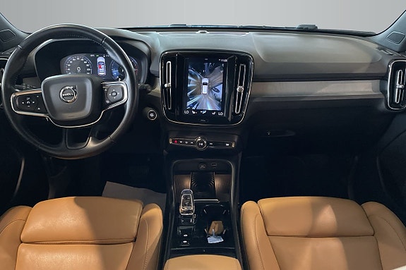Volvo XC40 12 of 18