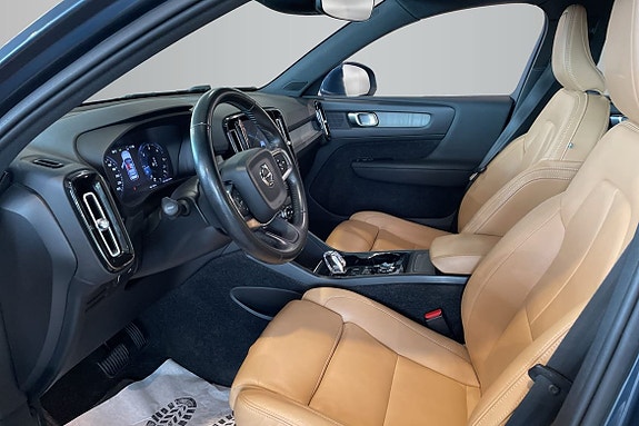 Volvo XC40 10 of 18