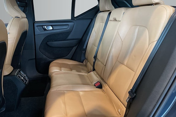 Volvo XC40 11 of 18