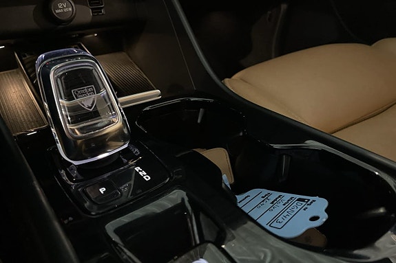 Volvo XC40 17 of 18