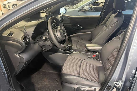 Mazda 2 4 of 8