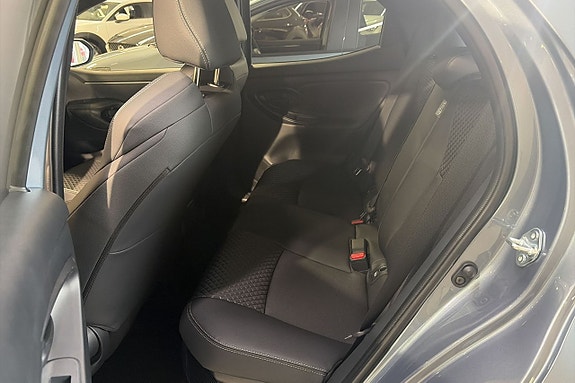 Mazda 2 6 of 8