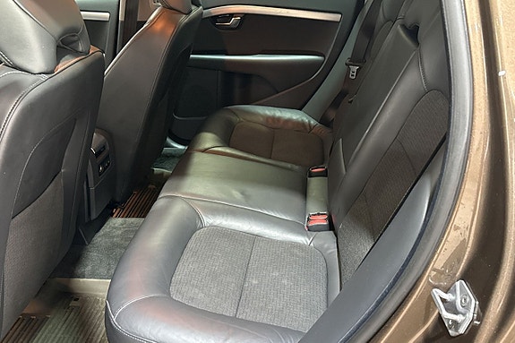 Volvo V70 7 of 13