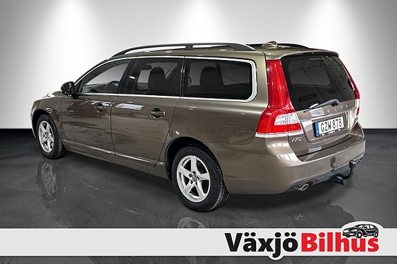 Volvo V70 2 of 13