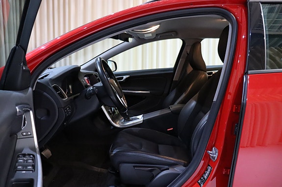 Volvo V60 14 of 28