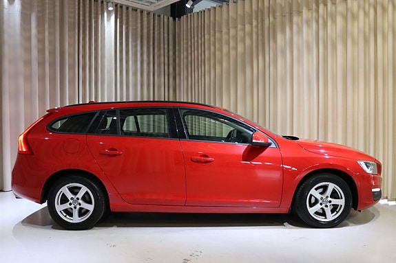 Volvo V60 2 of 28