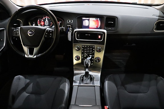 Volvo V60 18 of 28