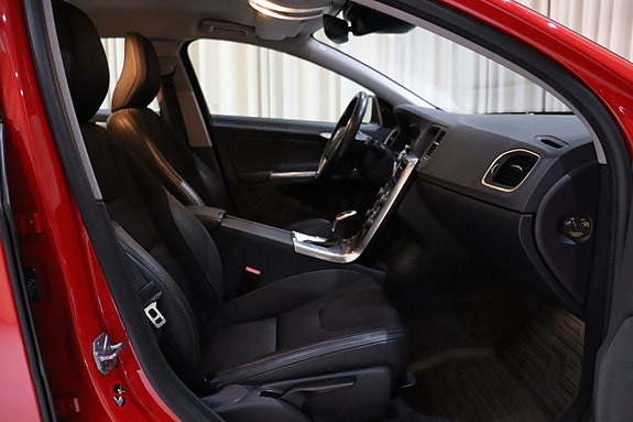 Volvo V60 25 of 28