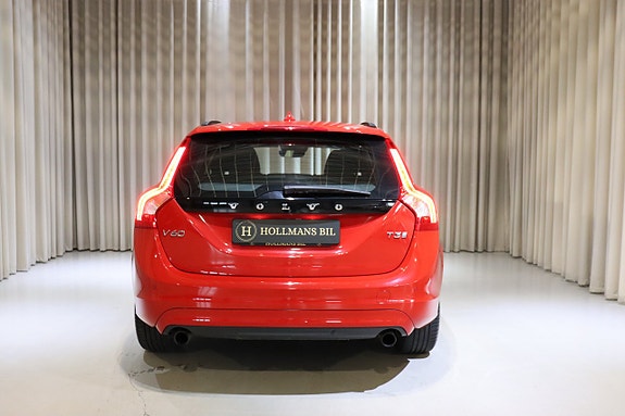 Volvo V60 8 of 28