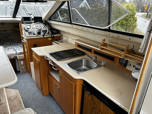 Bayliner 2858 Cierra Flybridge 8 of 10