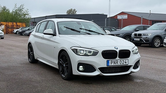 BMW 118d 3 of 5