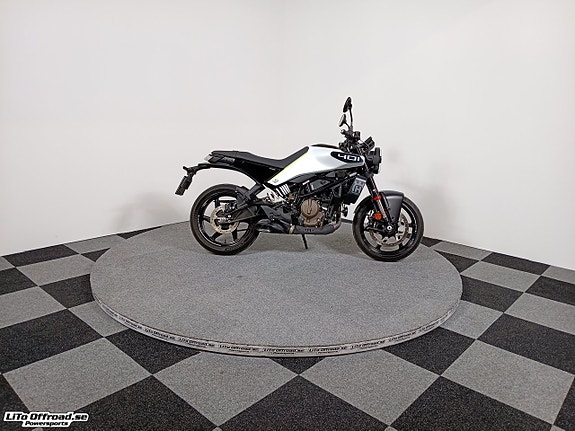 Husqvarna VITPILEN 401 2 of 5