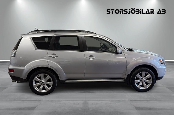 Mitsubishi Outlander 2 of 5