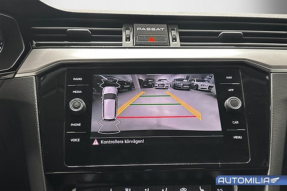 Volkswagen Passat 9 of 19