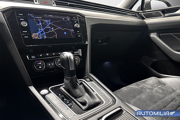 Volkswagen Passat 11 of 19
