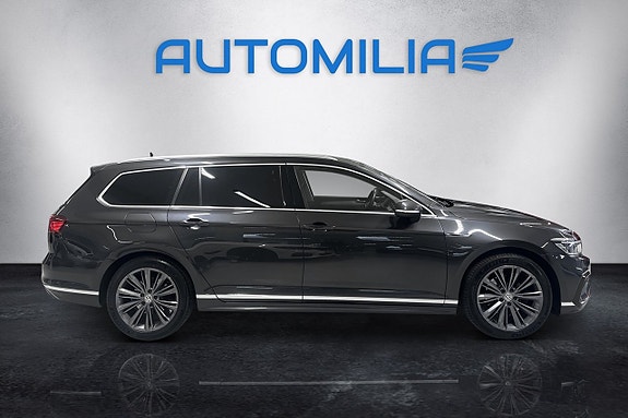 Volkswagen Passat 18 of 19