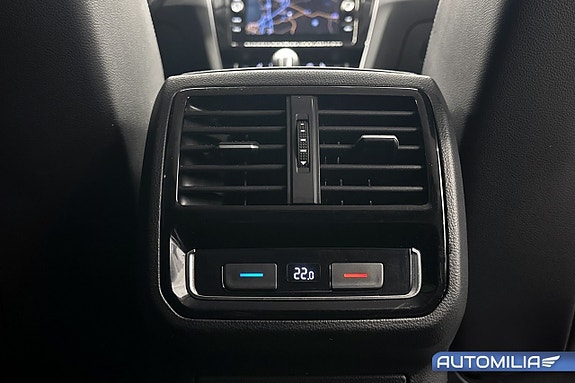 Volkswagen Passat 14 of 19