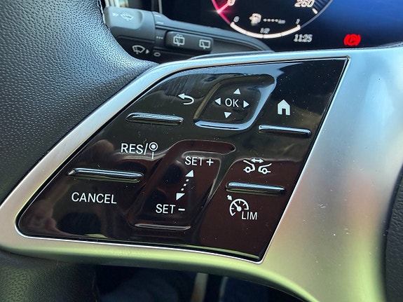 Mercedes-Benz V220 11 of 18