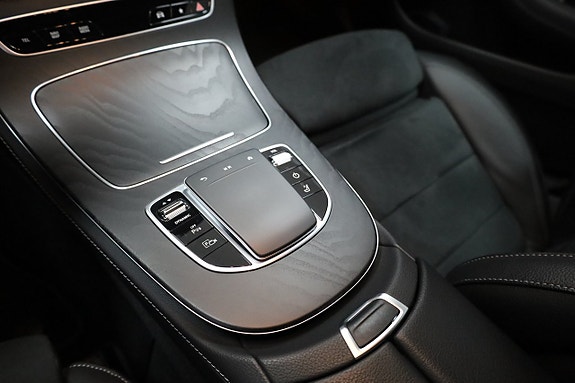 Mercedes-Benz E300 18 of 27