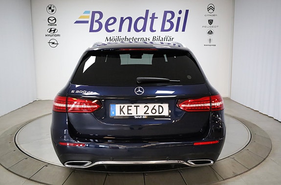 Mercedes-Benz E300 8 of 27