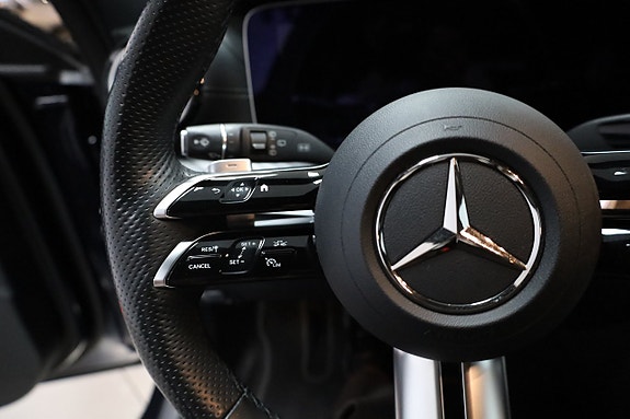 Mercedes-Benz E300 20 of 27