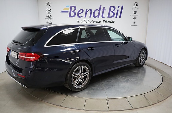 Mercedes-Benz E300 11 of 27