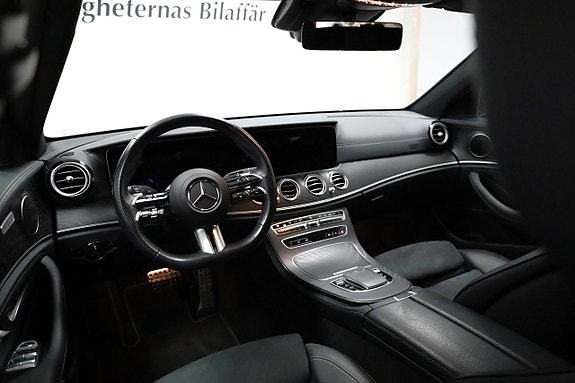 Mercedes-Benz E300 3 of 27