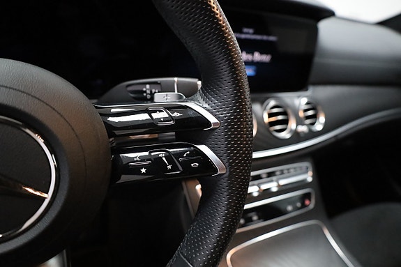 Mercedes-Benz E300 19 of 27