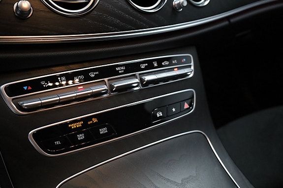 Mercedes-Benz E300 23 of 27
