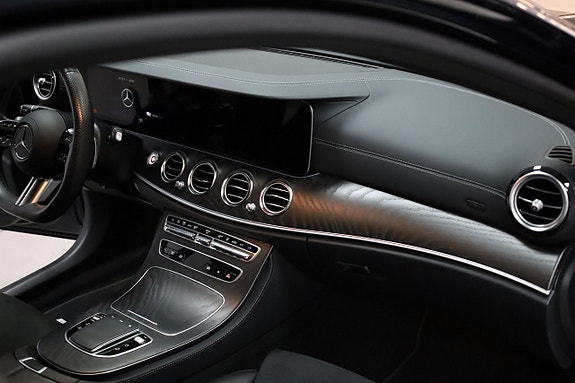 Mercedes-Benz E300 16 of 27