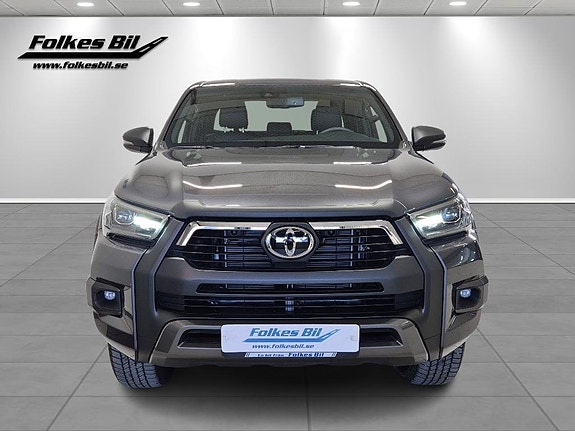 Toyota HiLux 2 of 5