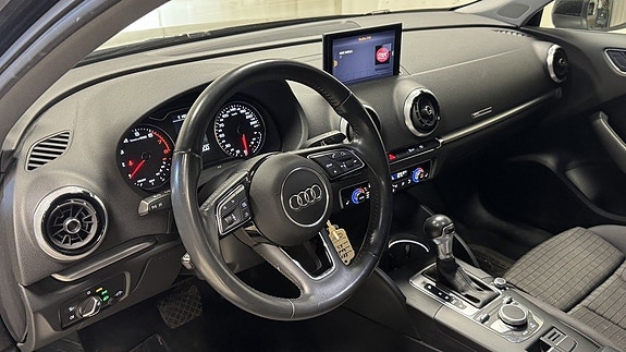 Audi A3 8 of 11