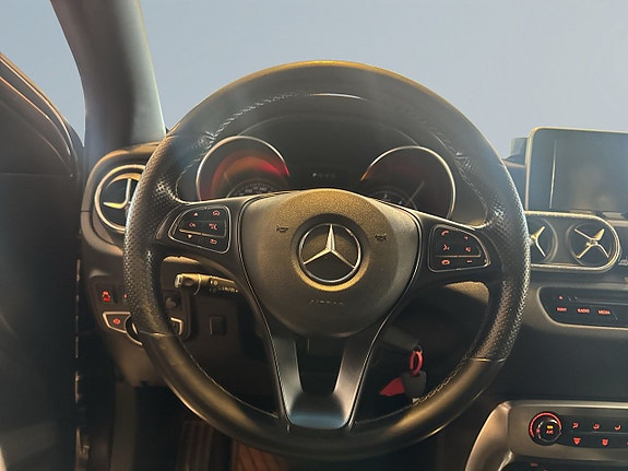 Mercedes-Benz X250 d 9 of 18