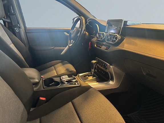 Mercedes-Benz X250 d 10 of 18