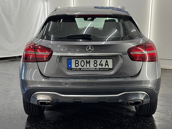 Mercedes-Benz GLA200 4 of 19