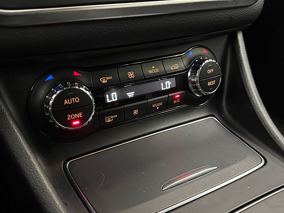 Mercedes-Benz GLA200 12 of 19