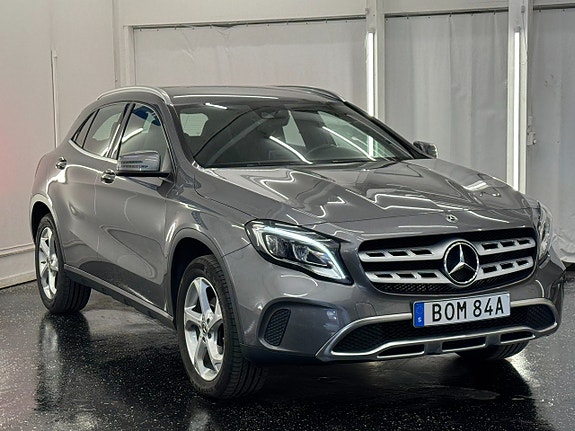 Mercedes-Benz GLA200 3 of 19