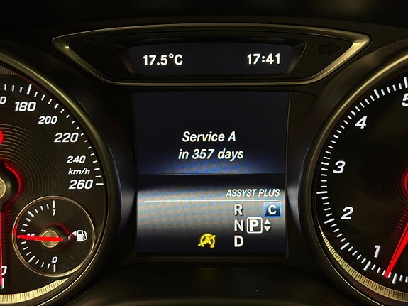 Mercedes-Benz GLA200 10 of 19