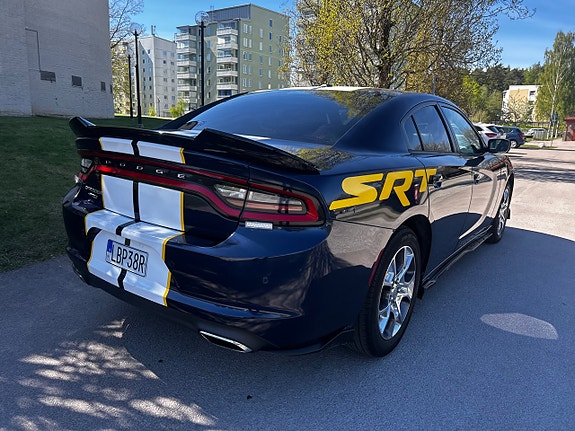 Dodge Charger 4 of 5