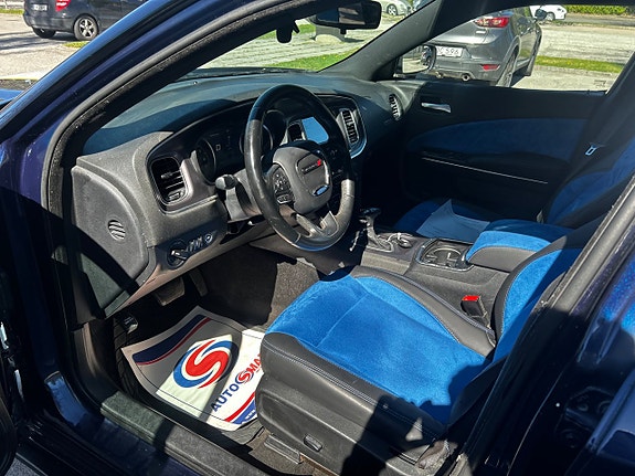 Dodge Charger 14 of 19