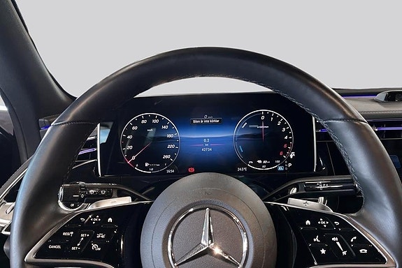 Mercedes-Benz E300 de 10 of 24