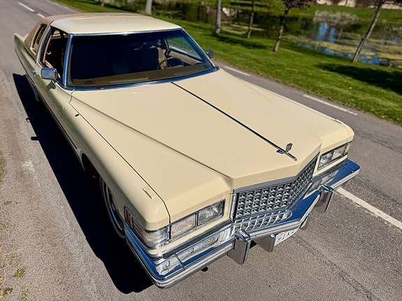 Cadillac Coupé DeVille 11 of 25