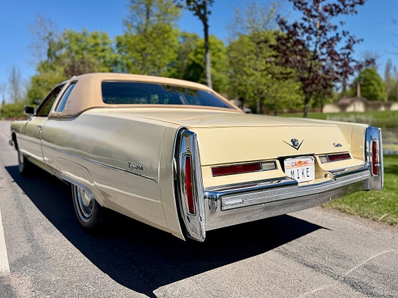 Cadillac Coupé DeVille 8 of 25