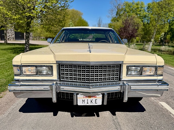 Cadillac Coupé DeVille 2 of 25