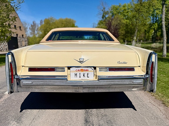 Cadillac Coupé DeVille 3 of 25