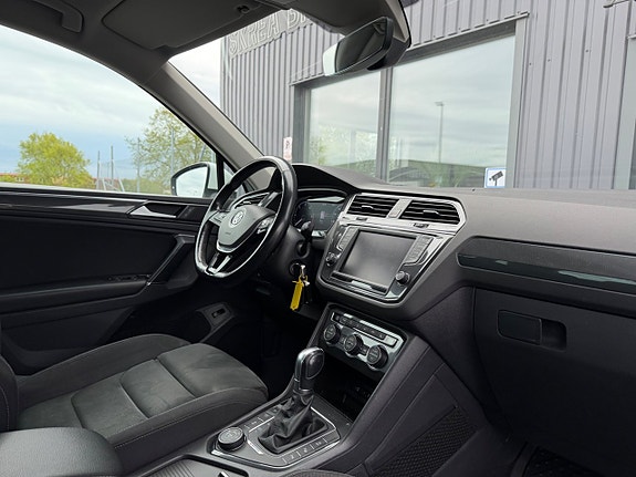 Volkswagen Tiguan 16 of 23