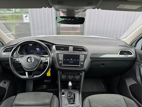 Volkswagen Tiguan 15 of 23