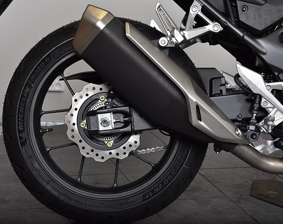 Honda CB750 Hornet E-Clutch FINNS FÖR OMGÅENDE LEVERANS 14 of 17