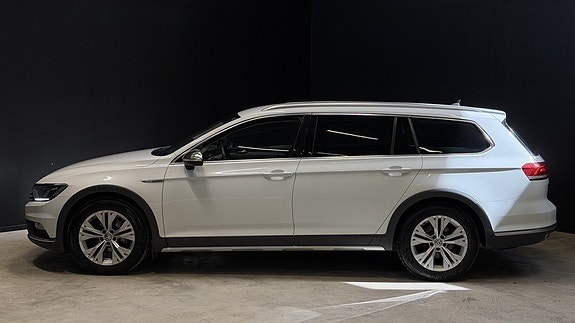 Volkswagen Passat Alltrack 4 of 5